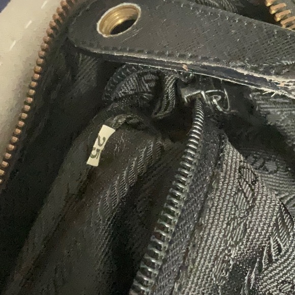 COPY - 100% AUTHENTIC Prada tote - Picture 16 of 16